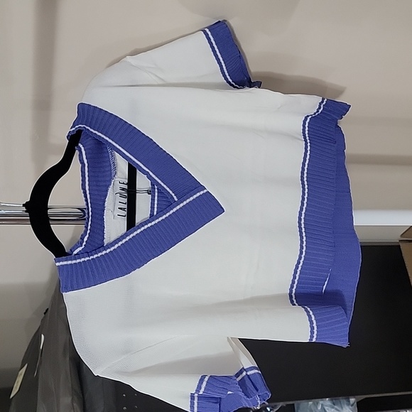 Crop top - Picture 2 of 4